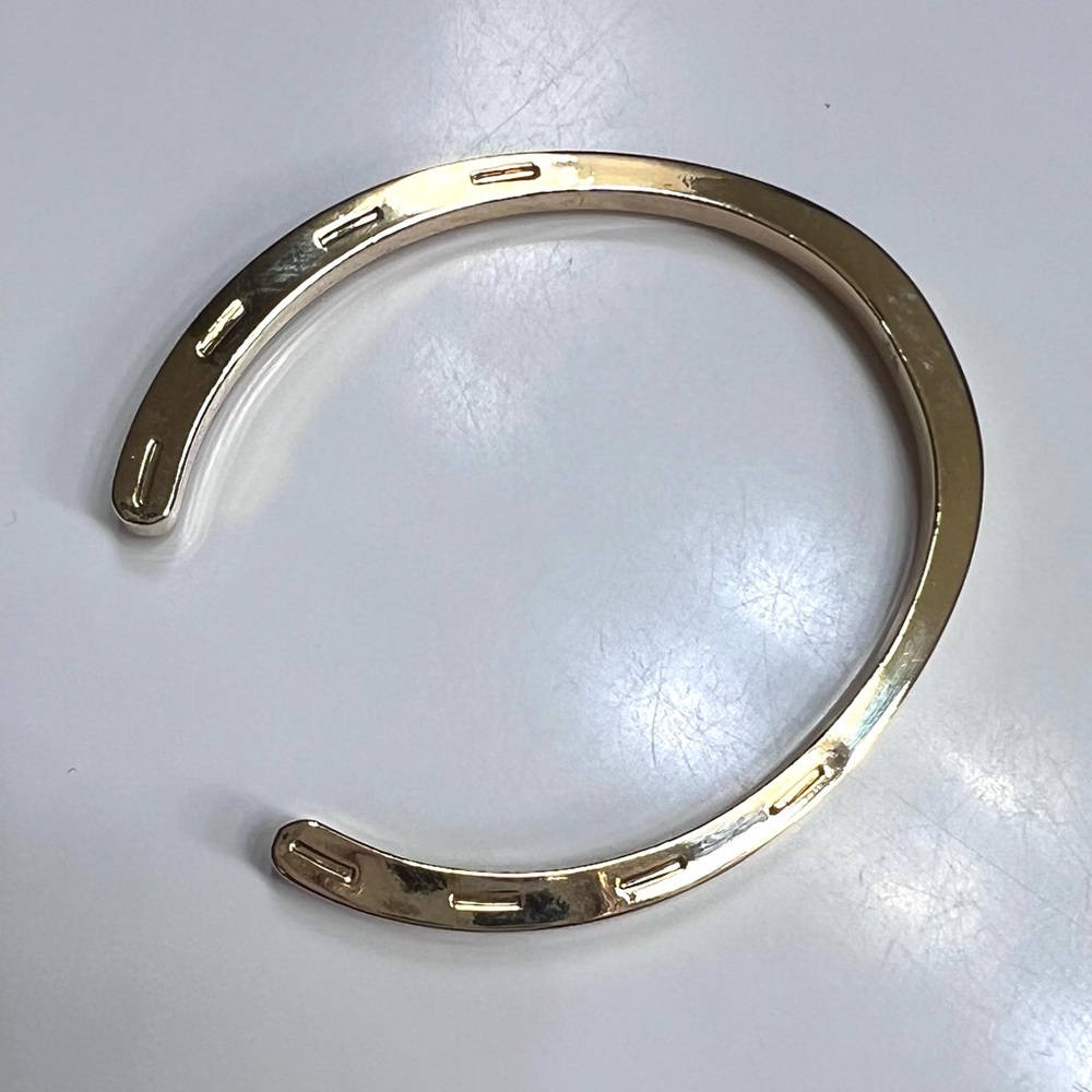 House of Harlow Horseshoe Cuff